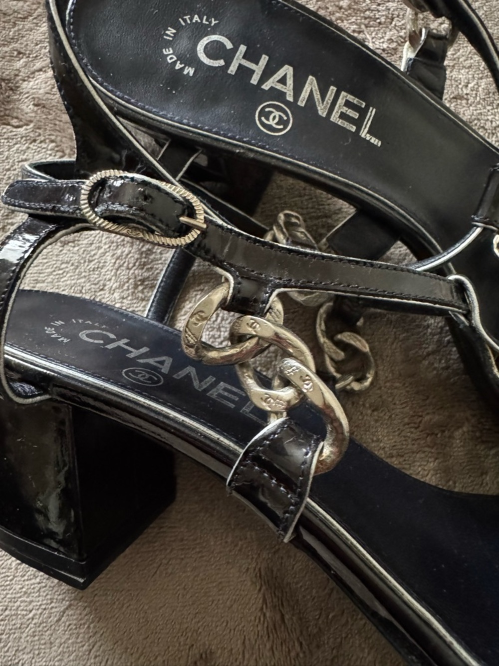 CHANEL Black Patent Leather Chain-Accent T-Strap Sandals - Picture 4 of 6